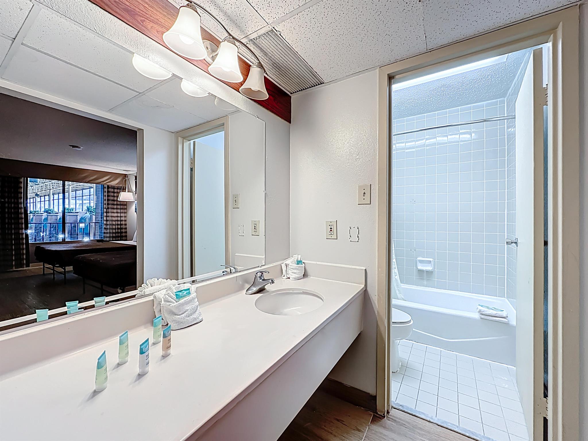 Stayable Suites - Residential Lease