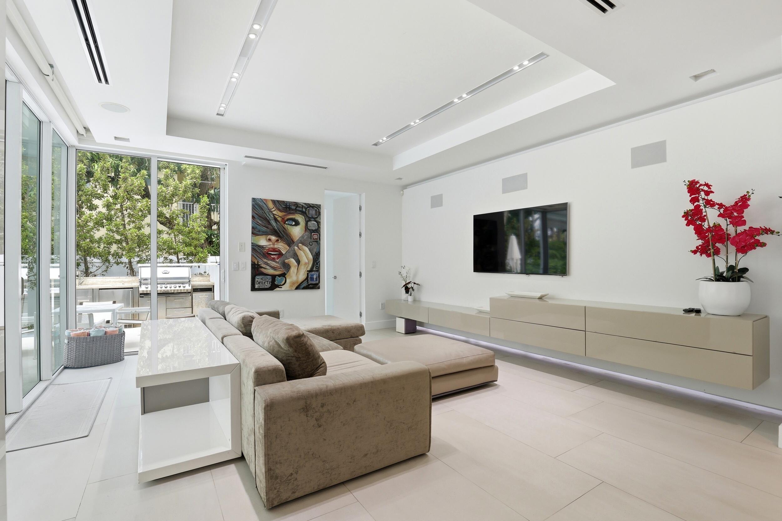 LAUDERDALE BEACH - Residential