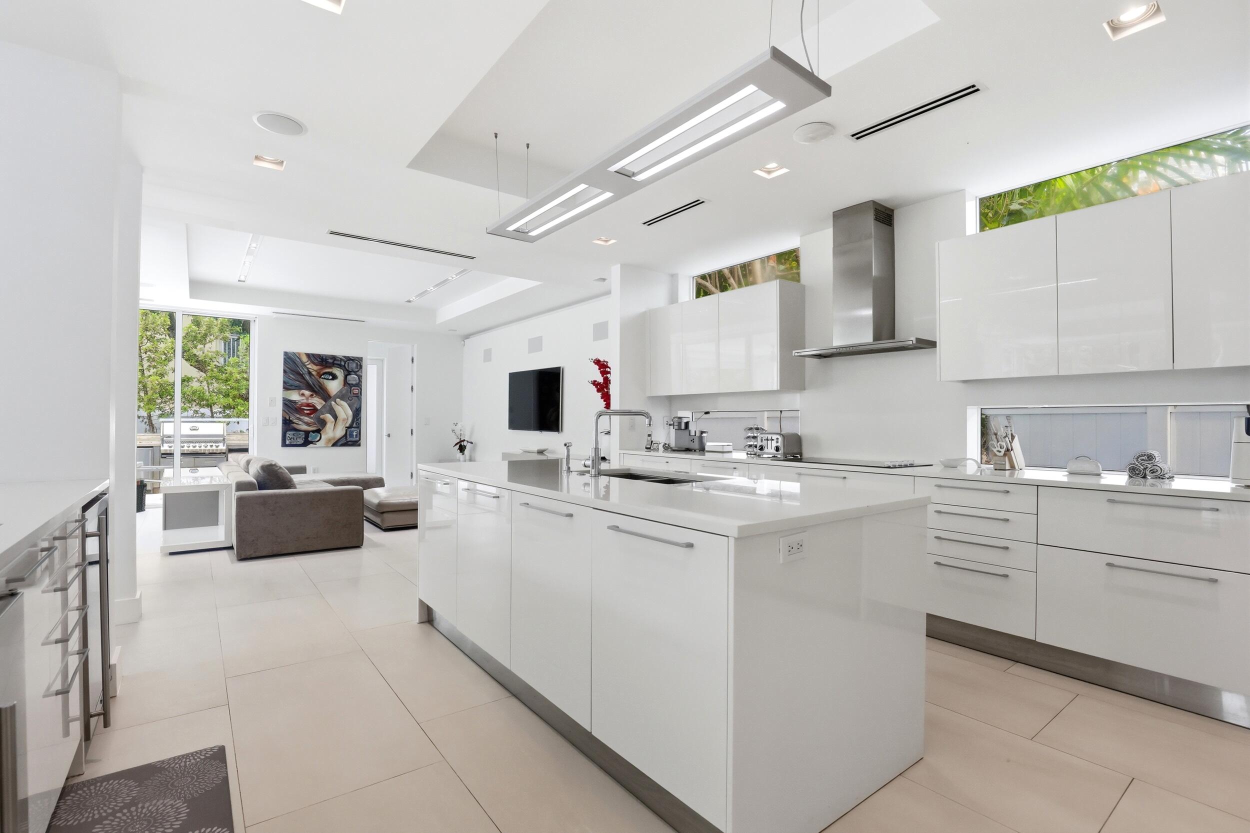 LAUDERDALE BEACH - Residential