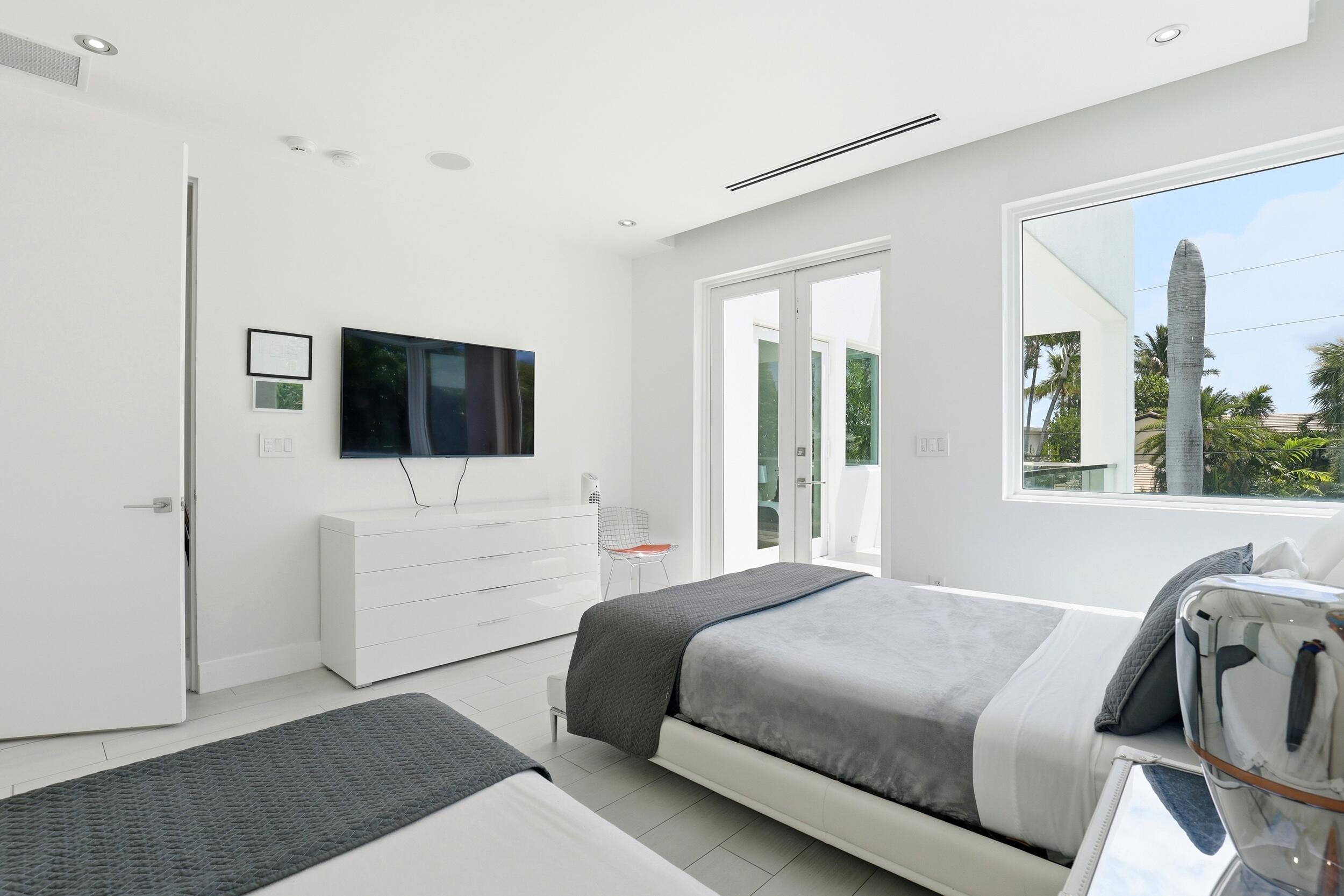 LAUDERDALE BEACH - Residential