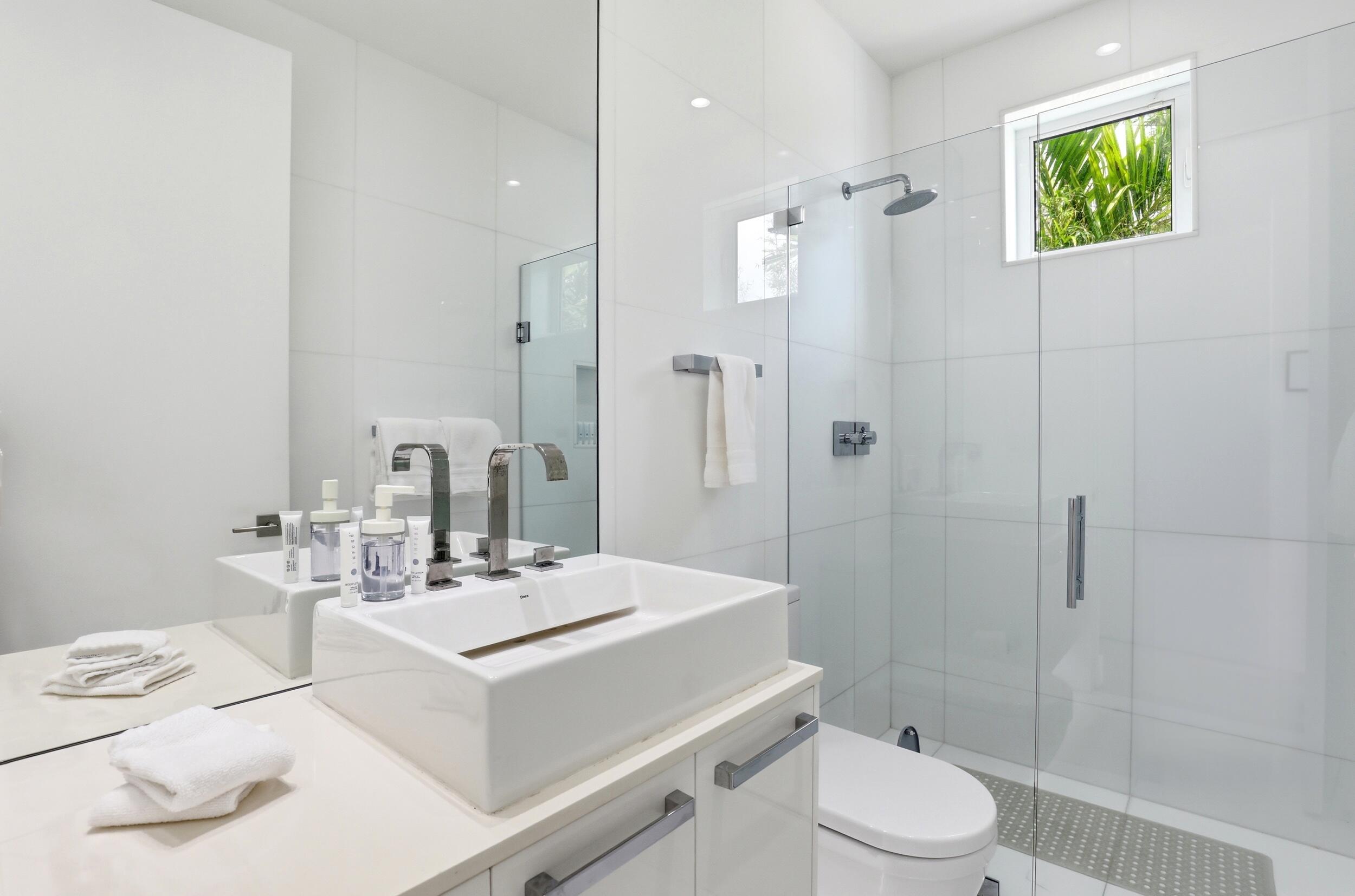 LAUDERDALE BEACH - Residential