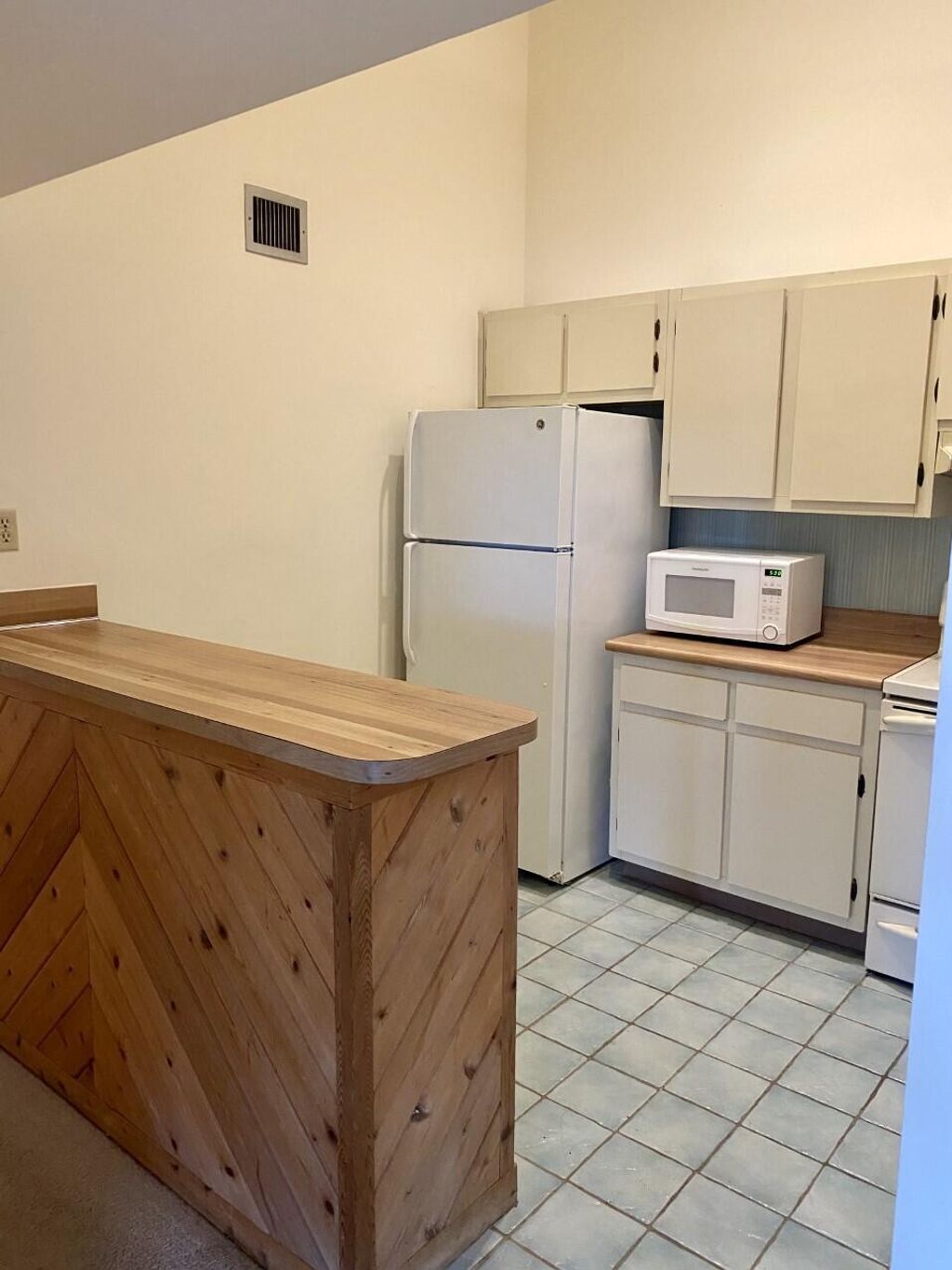 Photo of 6271 Chasewood Drive #E, Jupiter, FL 33458 (MLS # R11017704)