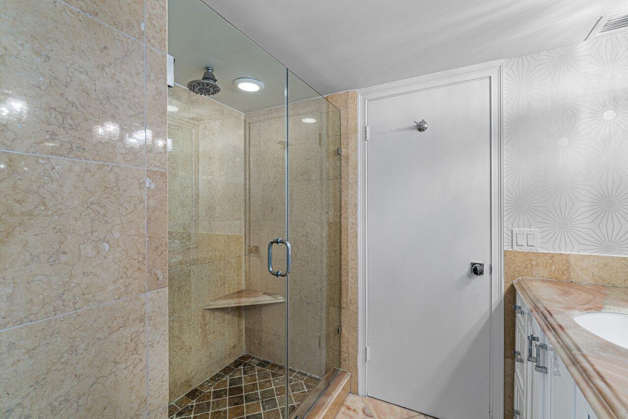 WHITEHALL - Residential