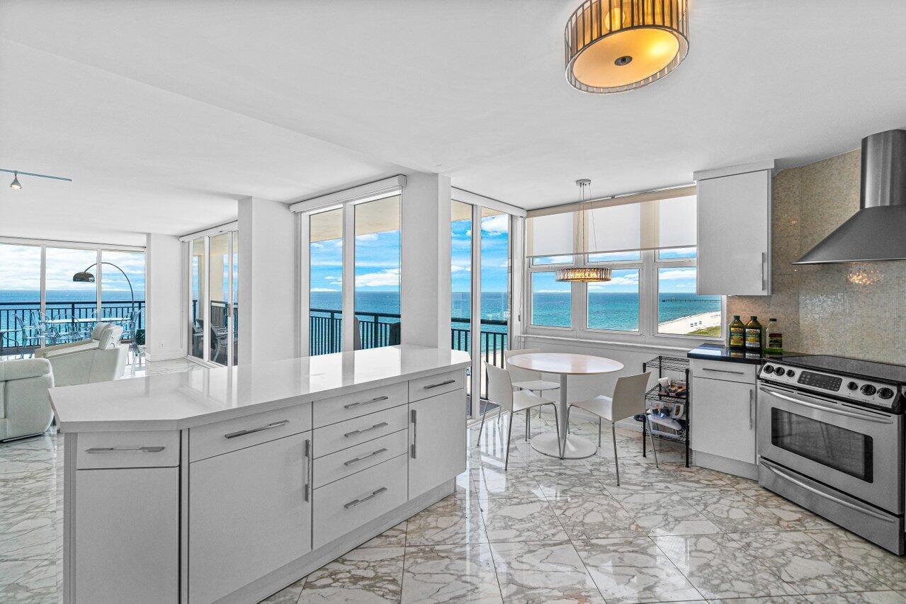 WHITEHALL - Residential