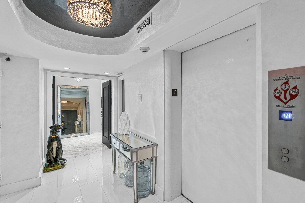 WHITEHALL - Residential