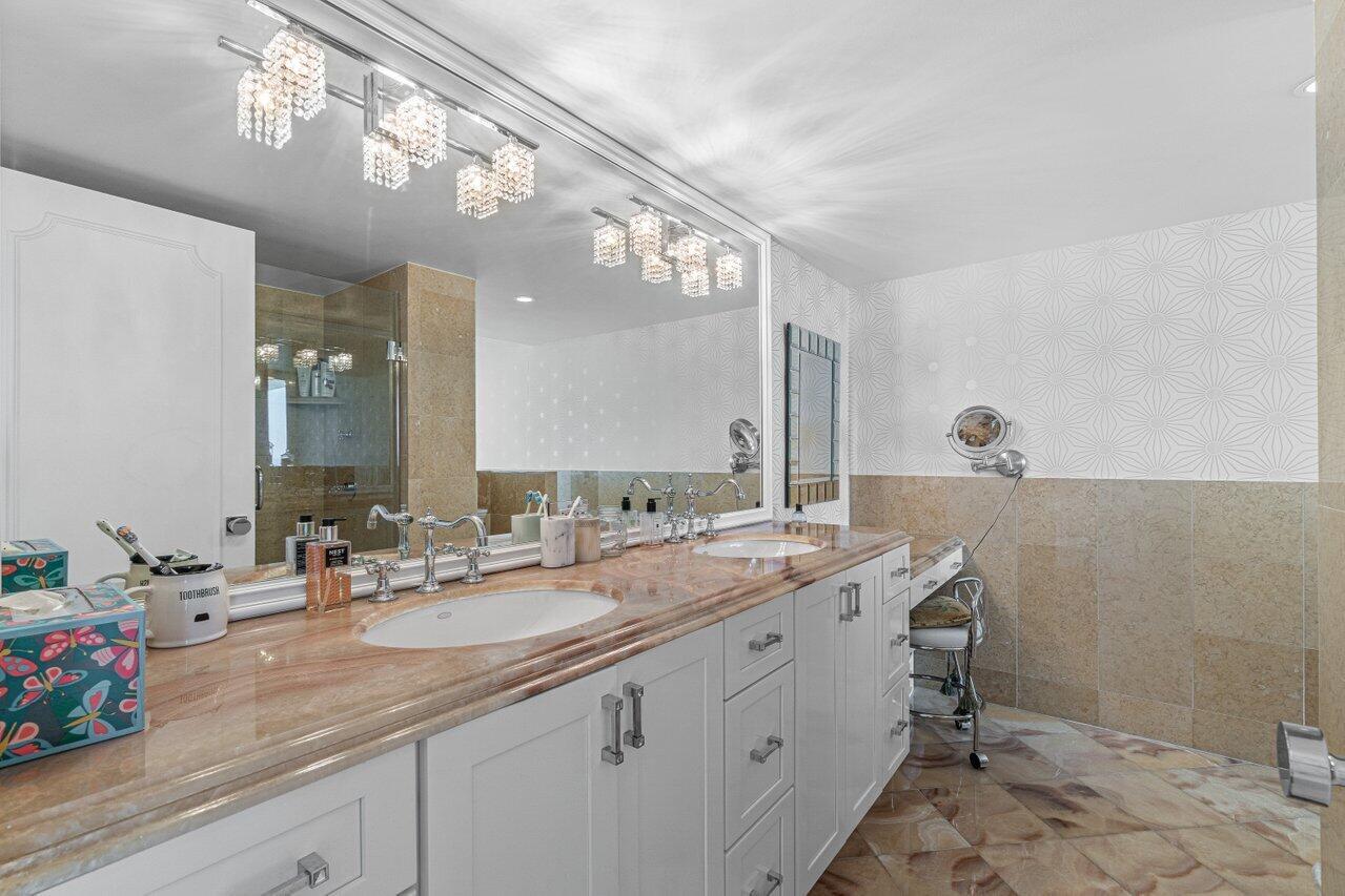 WHITEHALL - Residential