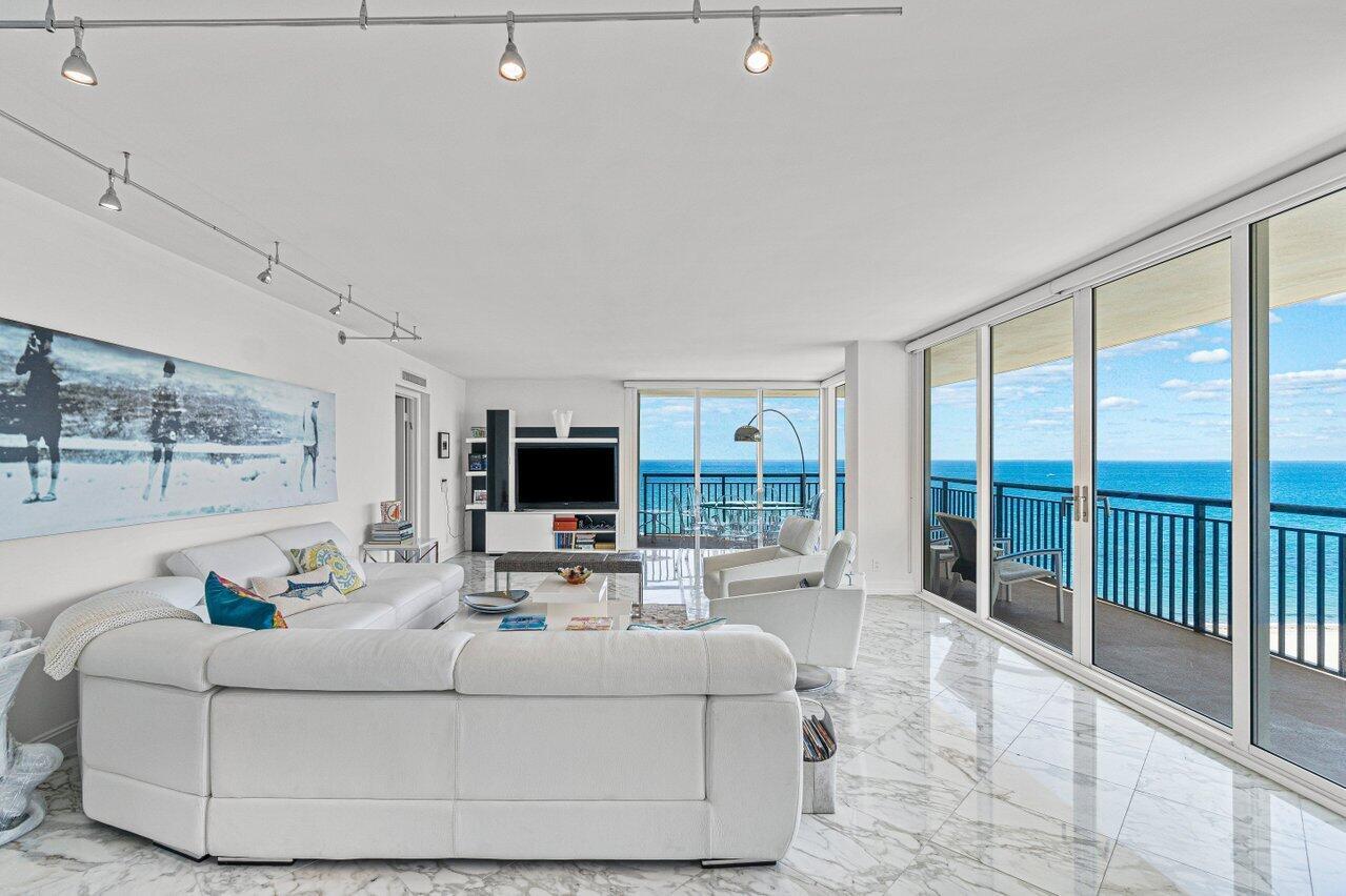 WHITEHALL - Residential