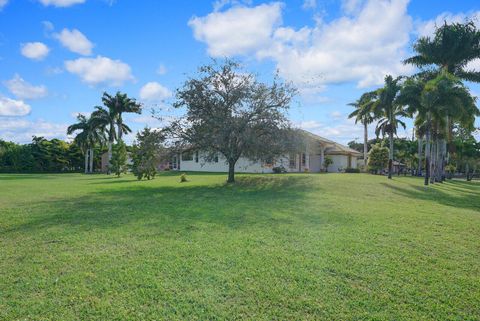 A home in Loxahatchee