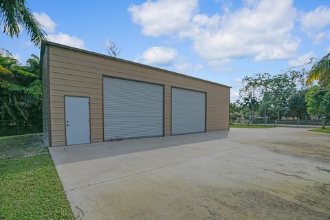 A home in Loxahatchee