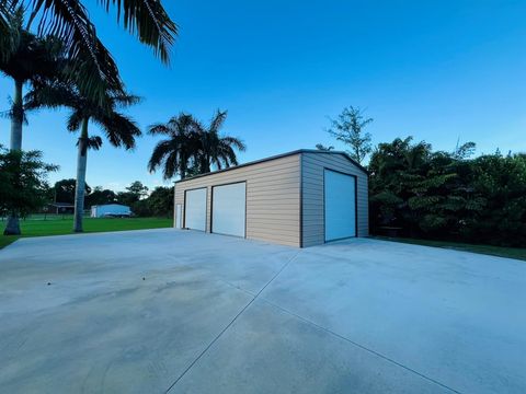 A home in Loxahatchee