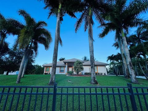 A home in Loxahatchee