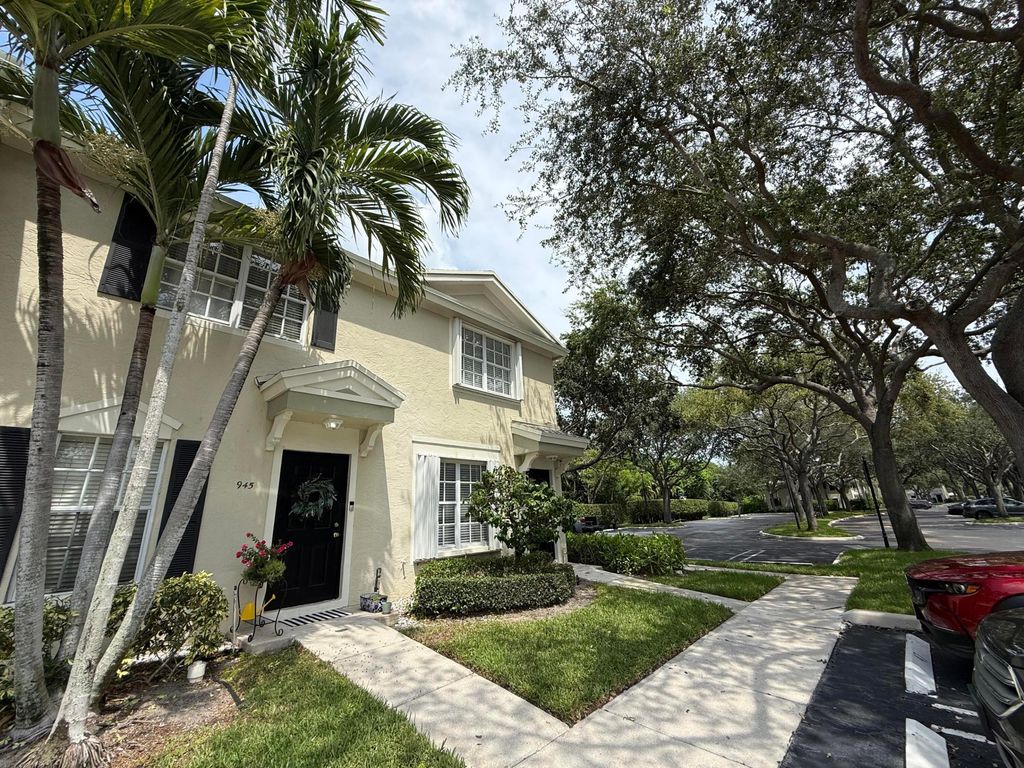 Photo of 947 Kokomo Key Lane #947, Delray Beach, FL 33483 (MLS # R11122267)