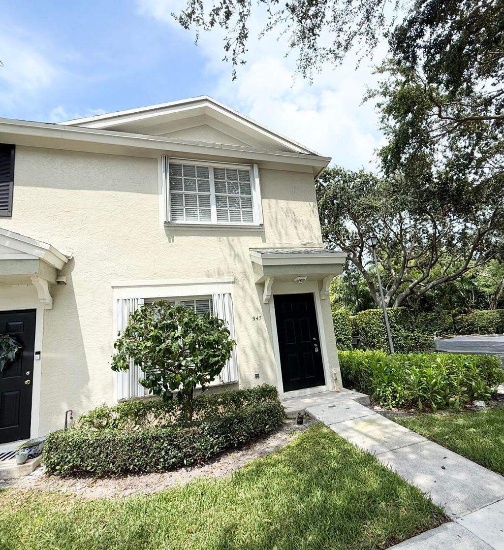 Photo of 947 Kokomo Key Lane #947, Delray Beach, FL 33483 (MLS # R11122267)