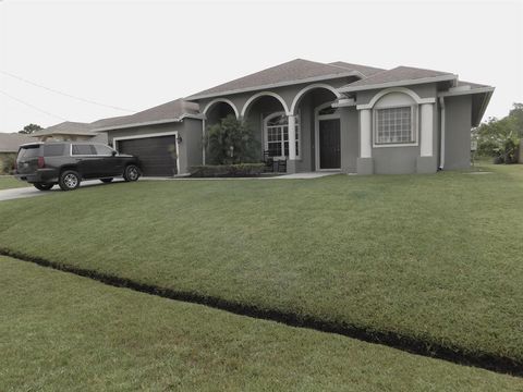 A home in Port Saint Lucie