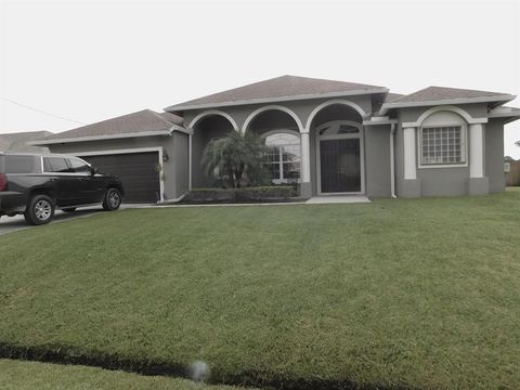 A home in Port Saint Lucie