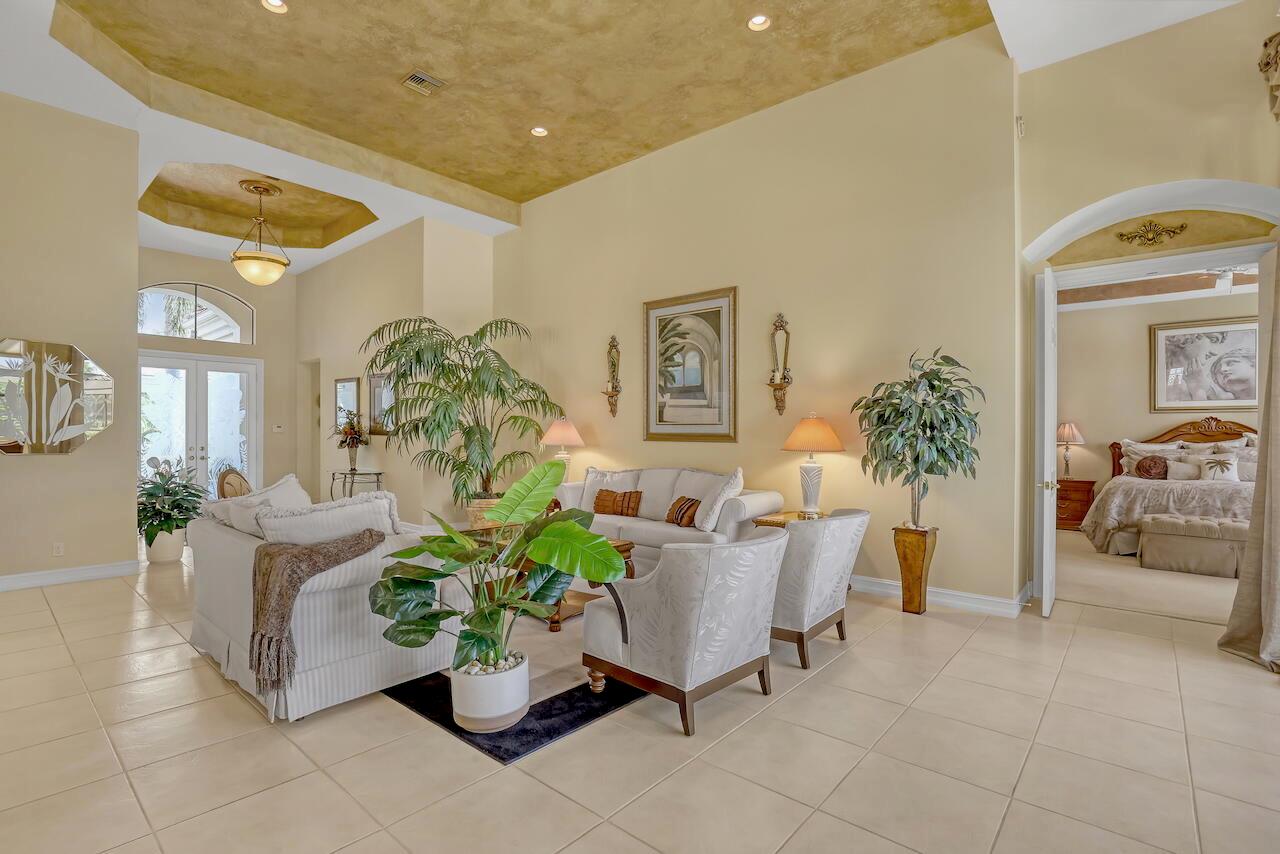 10250 Blue Heron Point