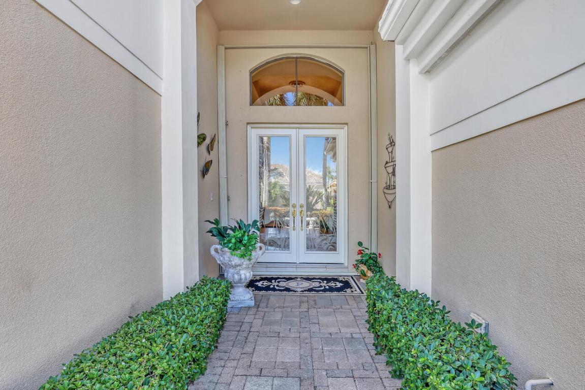 10250 Blue Heron Point