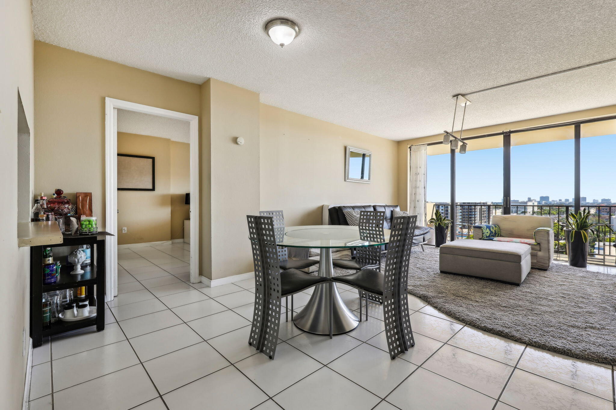 1470 NE 123rd Street A1107, North Miami, FL, 33161/$200,000 4 1470 NE 123rd Street A1107