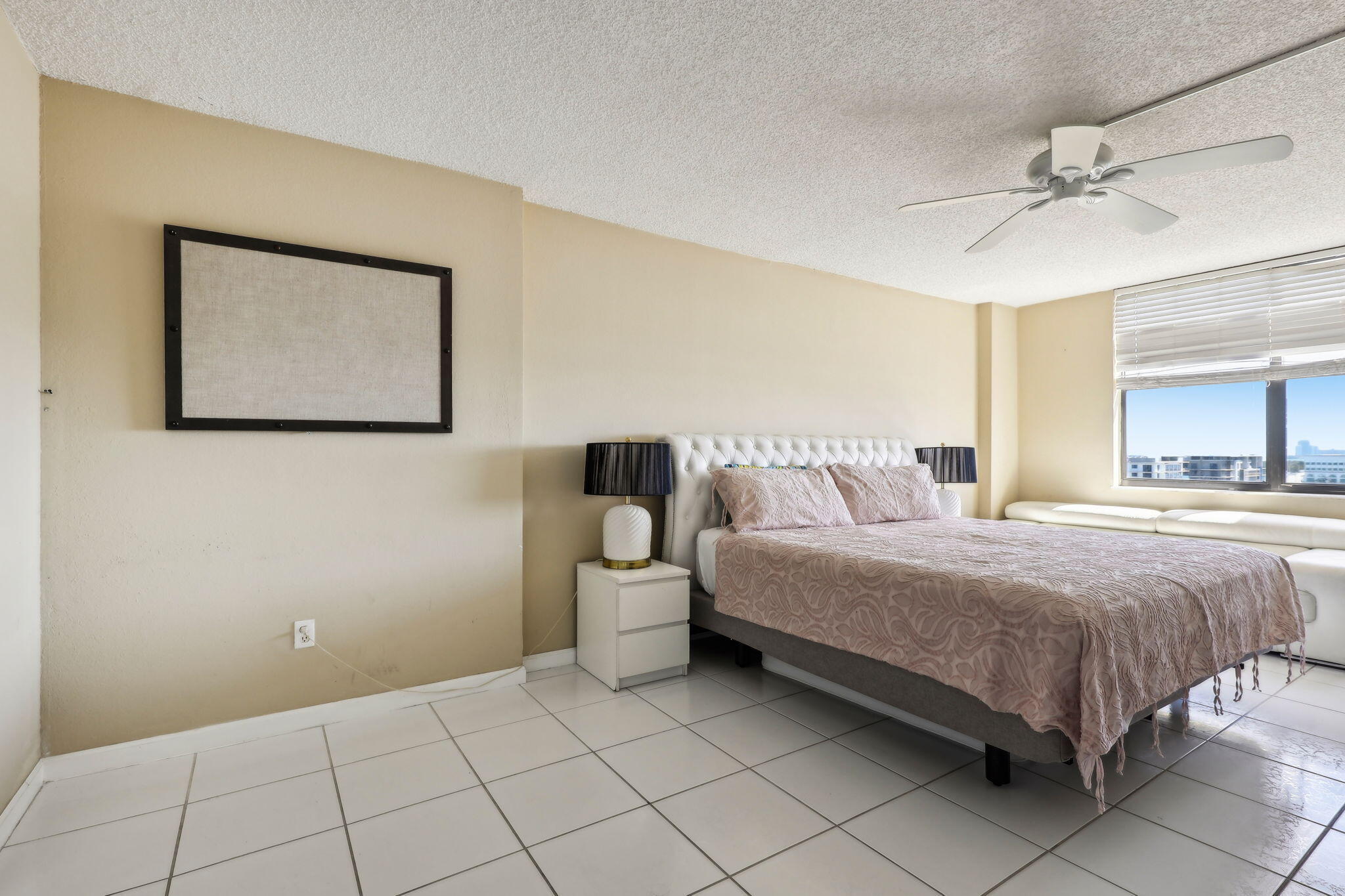 GREENWICH PH I CONDO - Residential