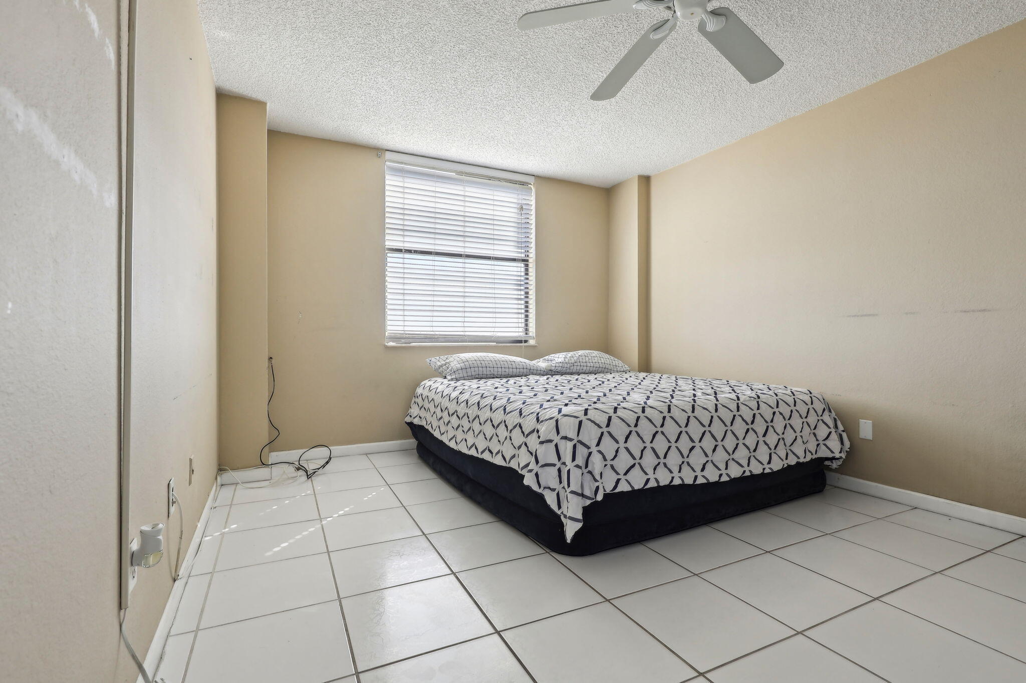 GREENWICH PH I CONDO - Residential