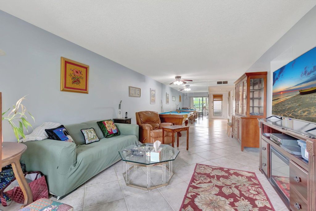 Photo of 15401 Pembridge Avenue #9, Delray Beach, FL 33484 (MLS # R11098578)