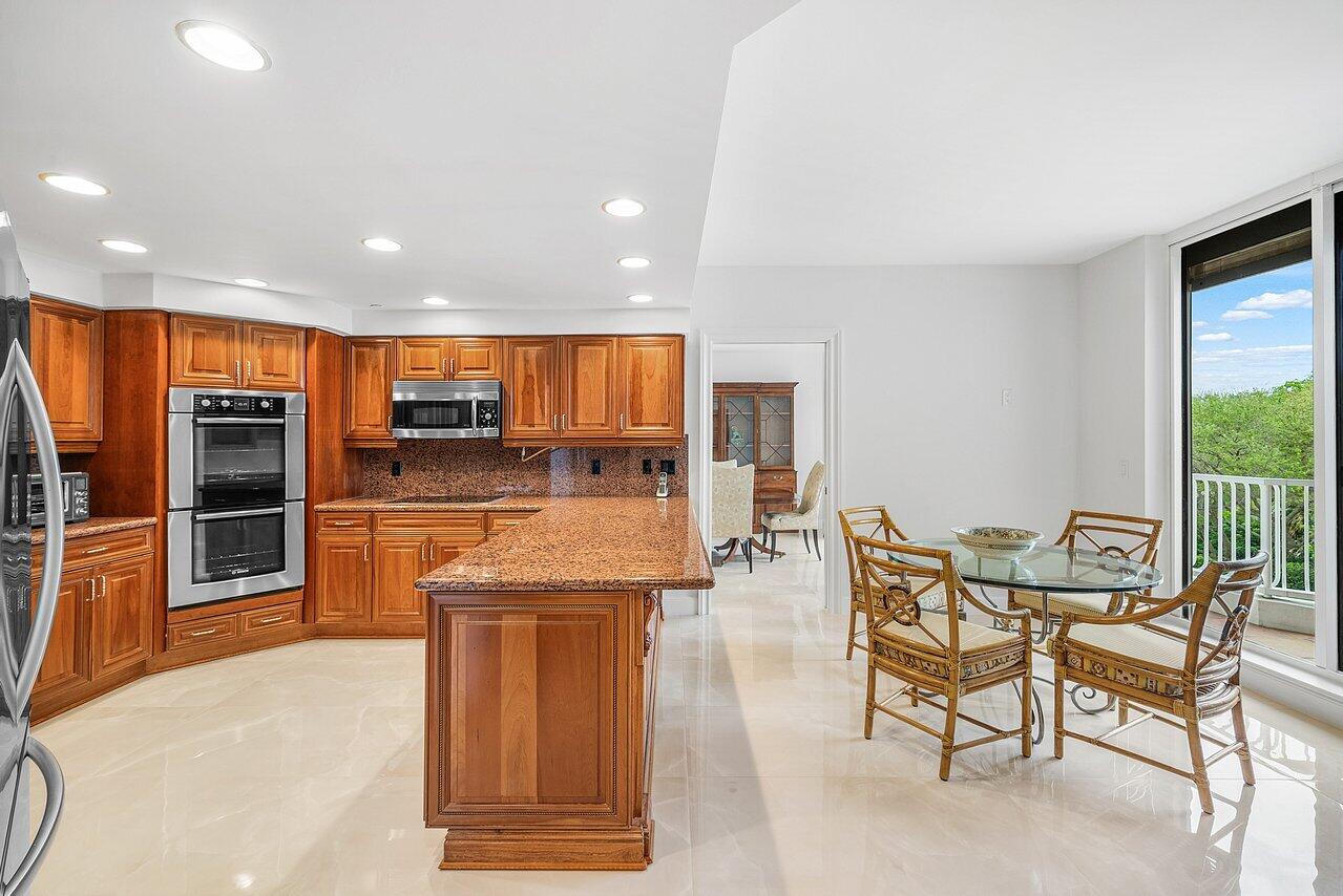 FAIRWAY POINT CONDO - Residential