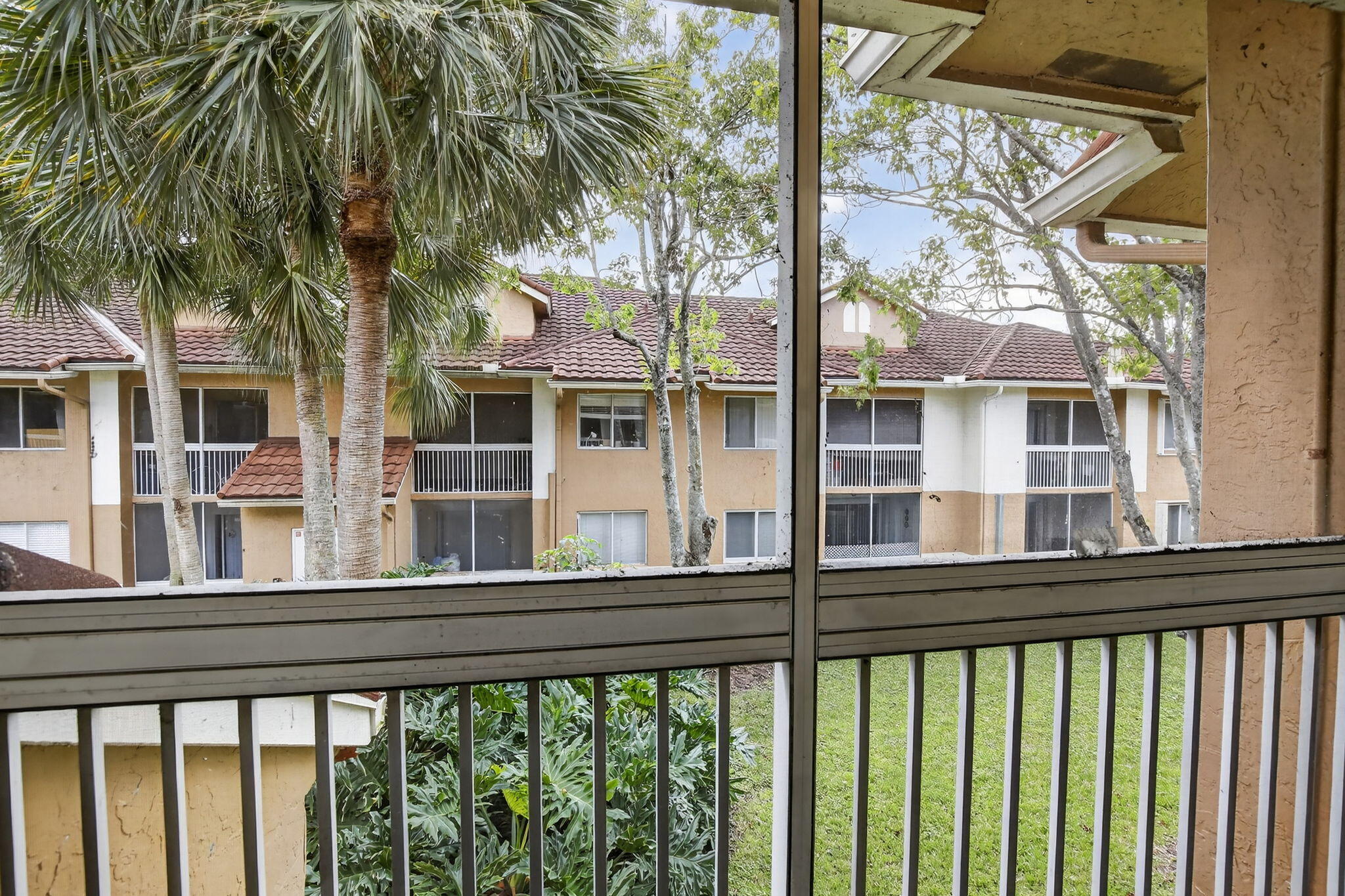 THE COLONNADES CONDO - Residential