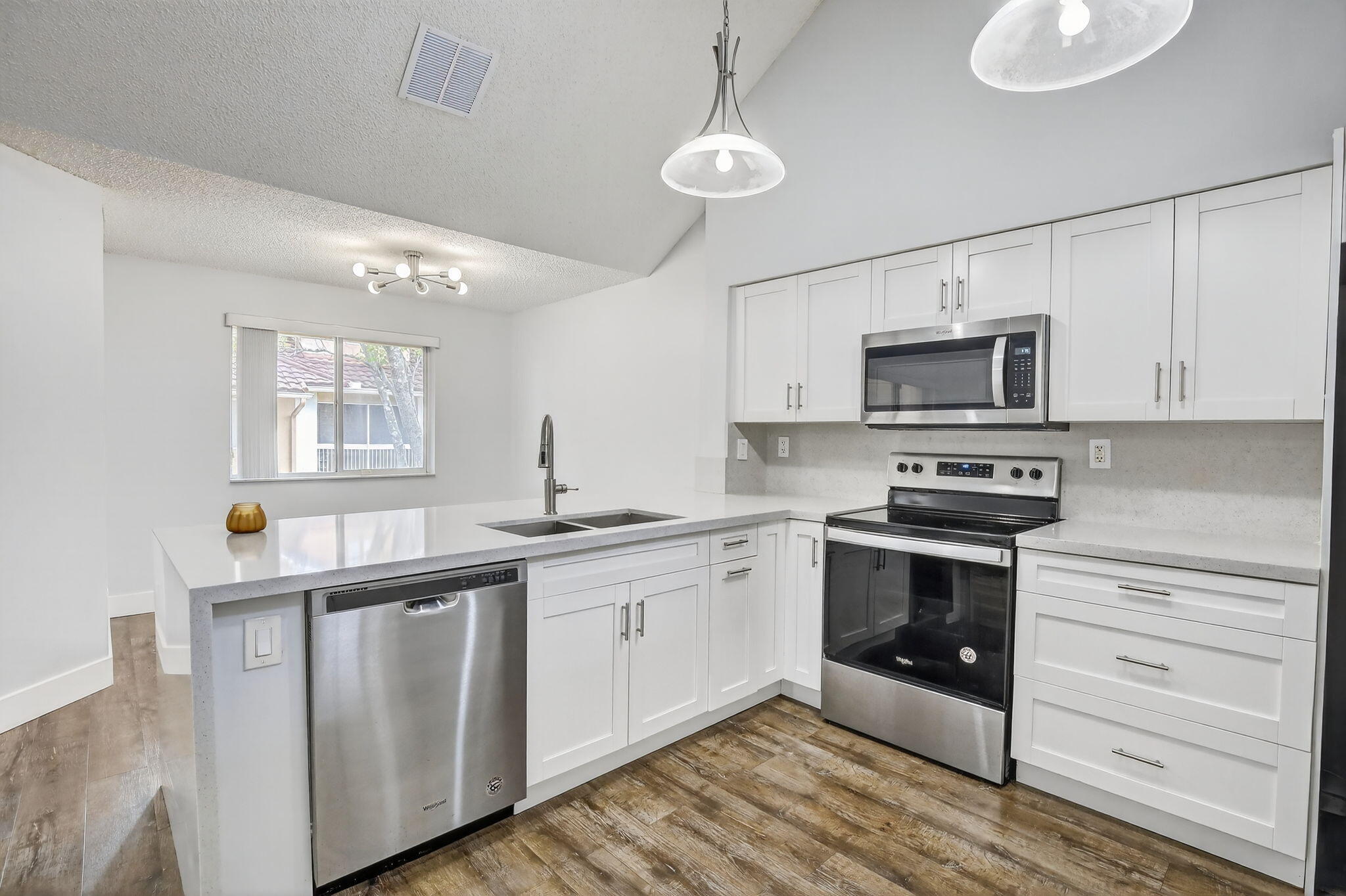 THE COLONNADES CONDO - Residential