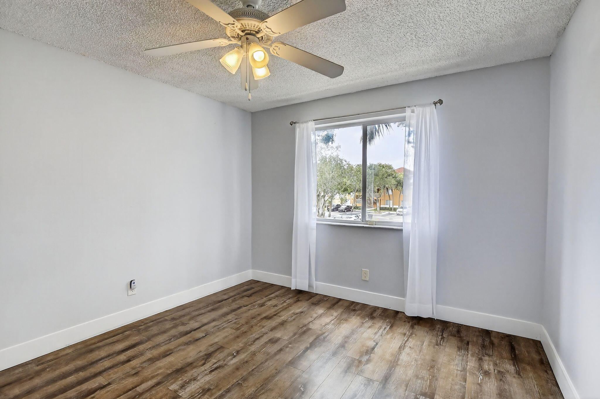 THE COLONNADES CONDO - Residential