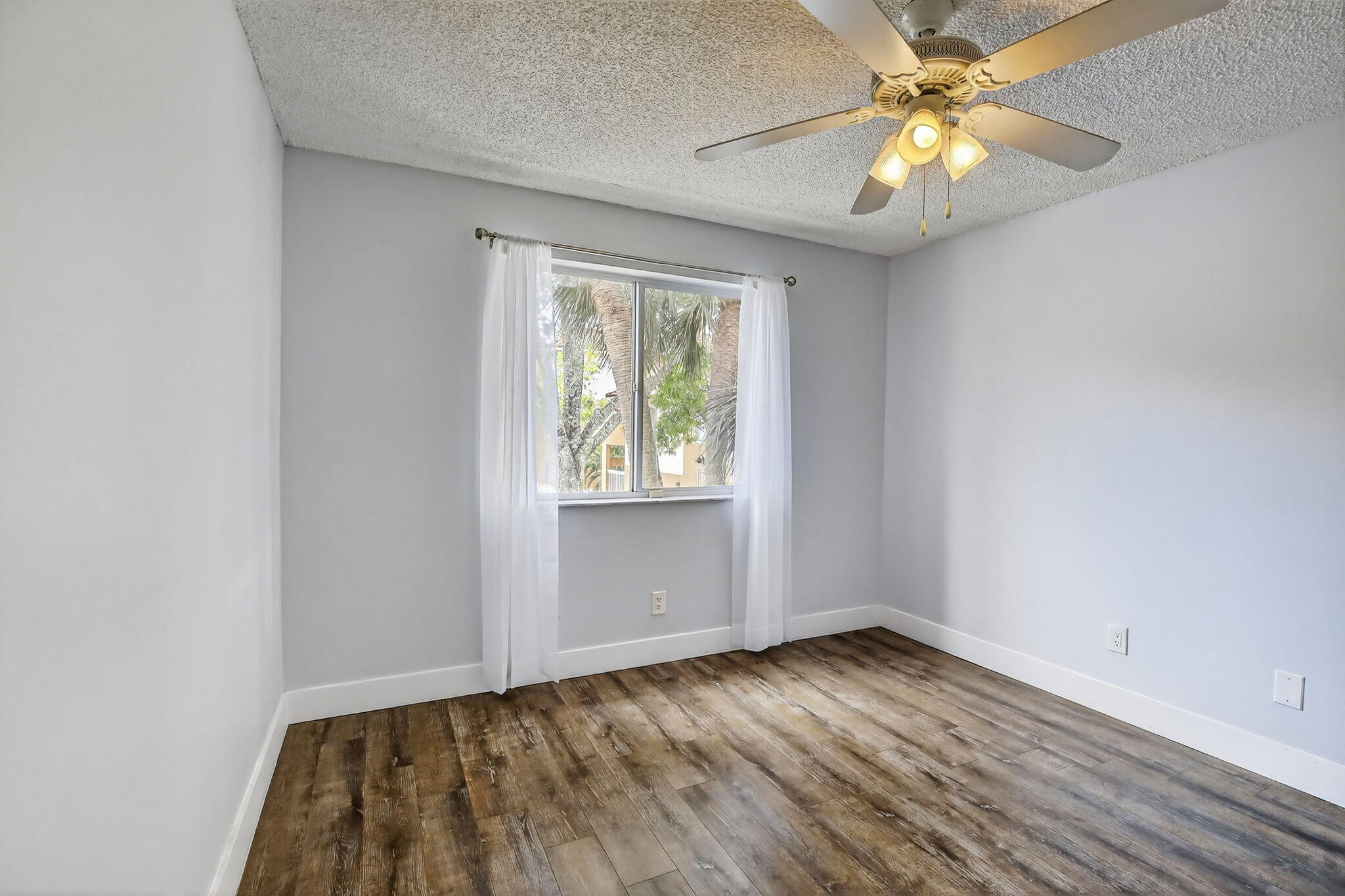 THE COLONNADES CONDO - Residential