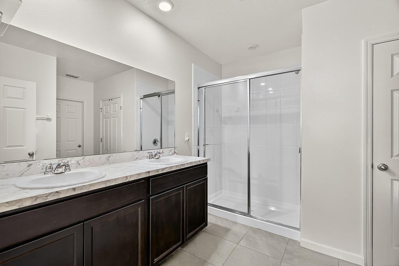 CELEBRATION POINTE - Residential