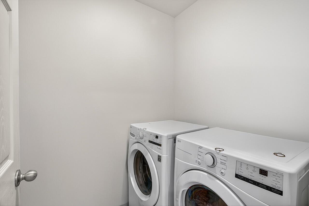 CELEBRATION POINTE - Residential