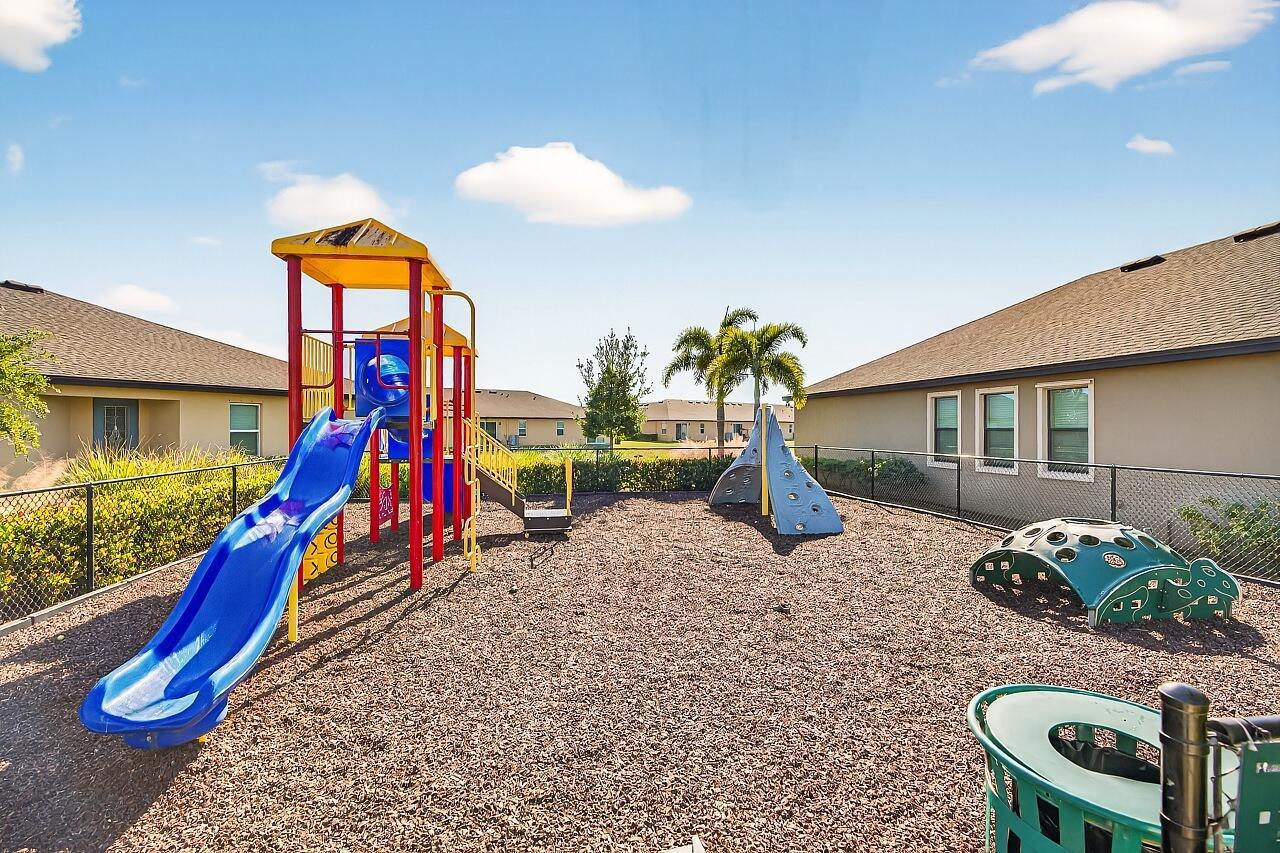 CELEBRATION POINTE - Residential