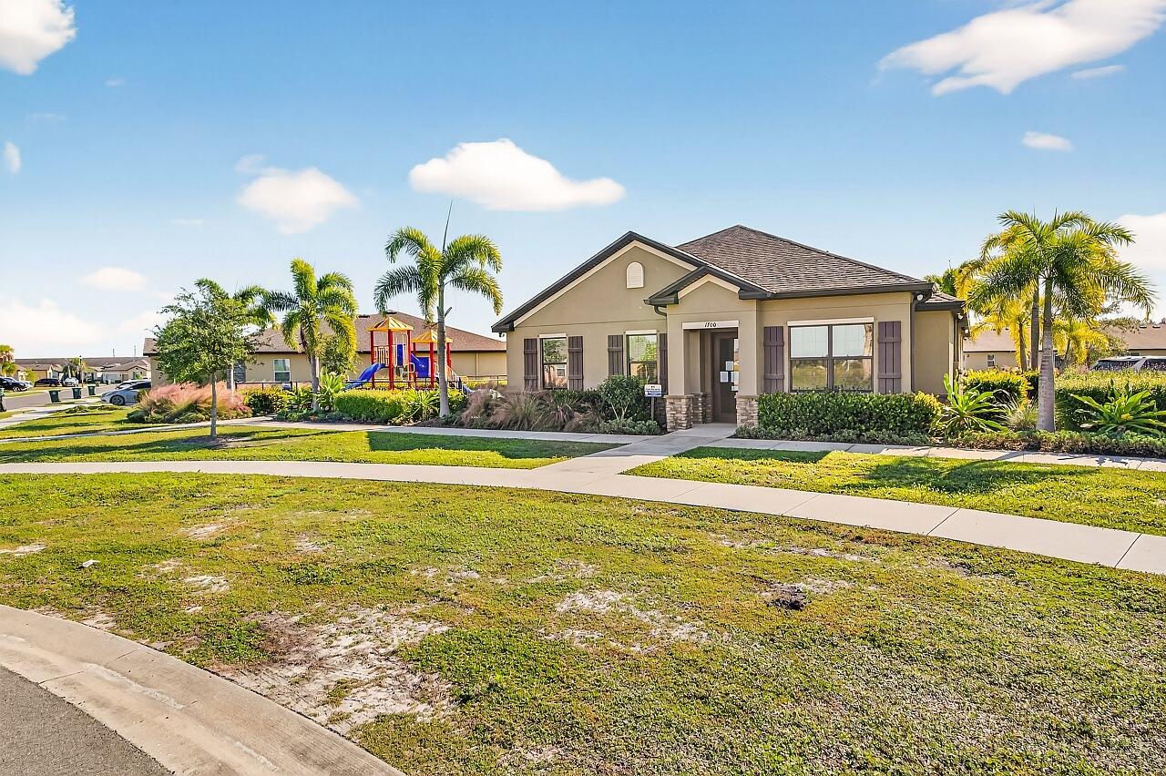 CELEBRATION POINTE - Residential