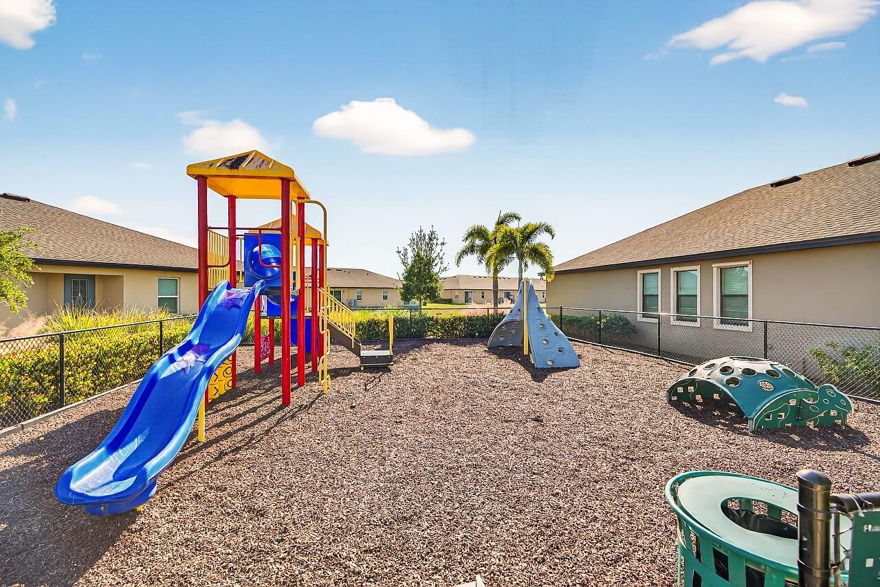 CELEBRATION POINTE - Residential