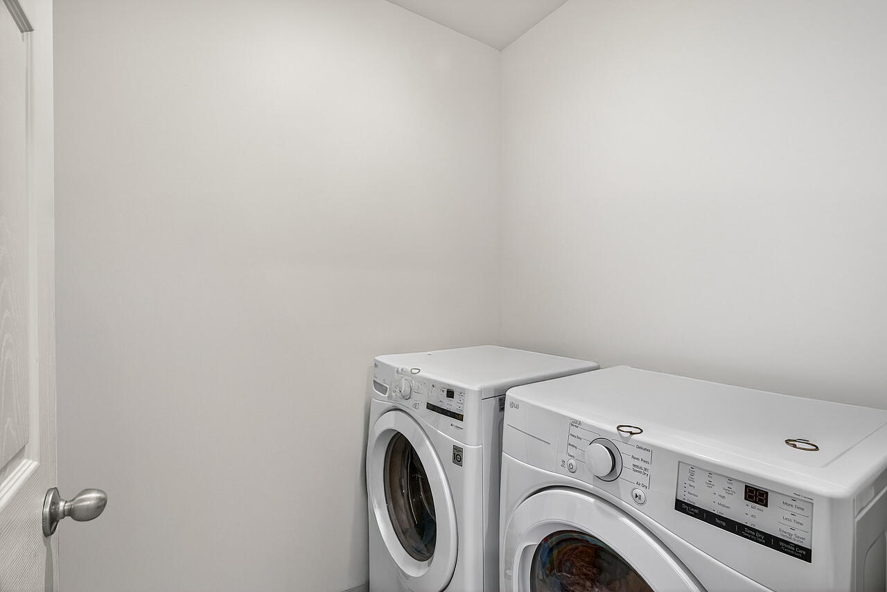 CELEBRATION POINTE - Residential