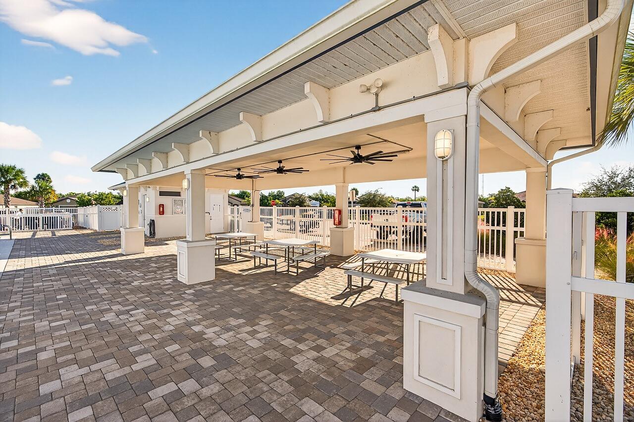 CELEBRATION POINTE - Residential