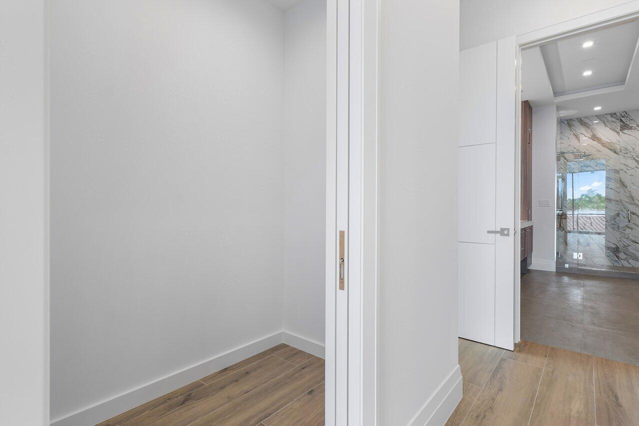 1177 MODERNE - Residential