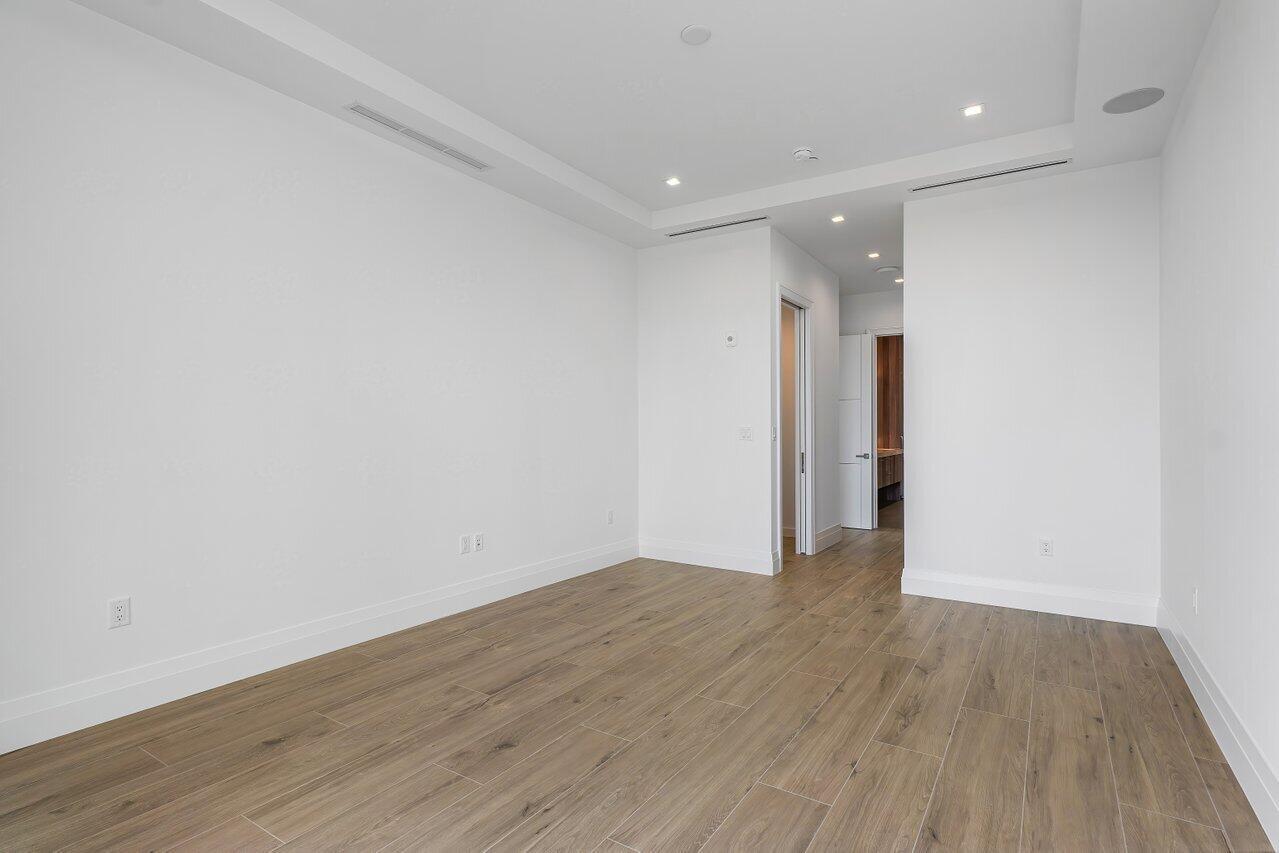 1177 MODERNE - Residential