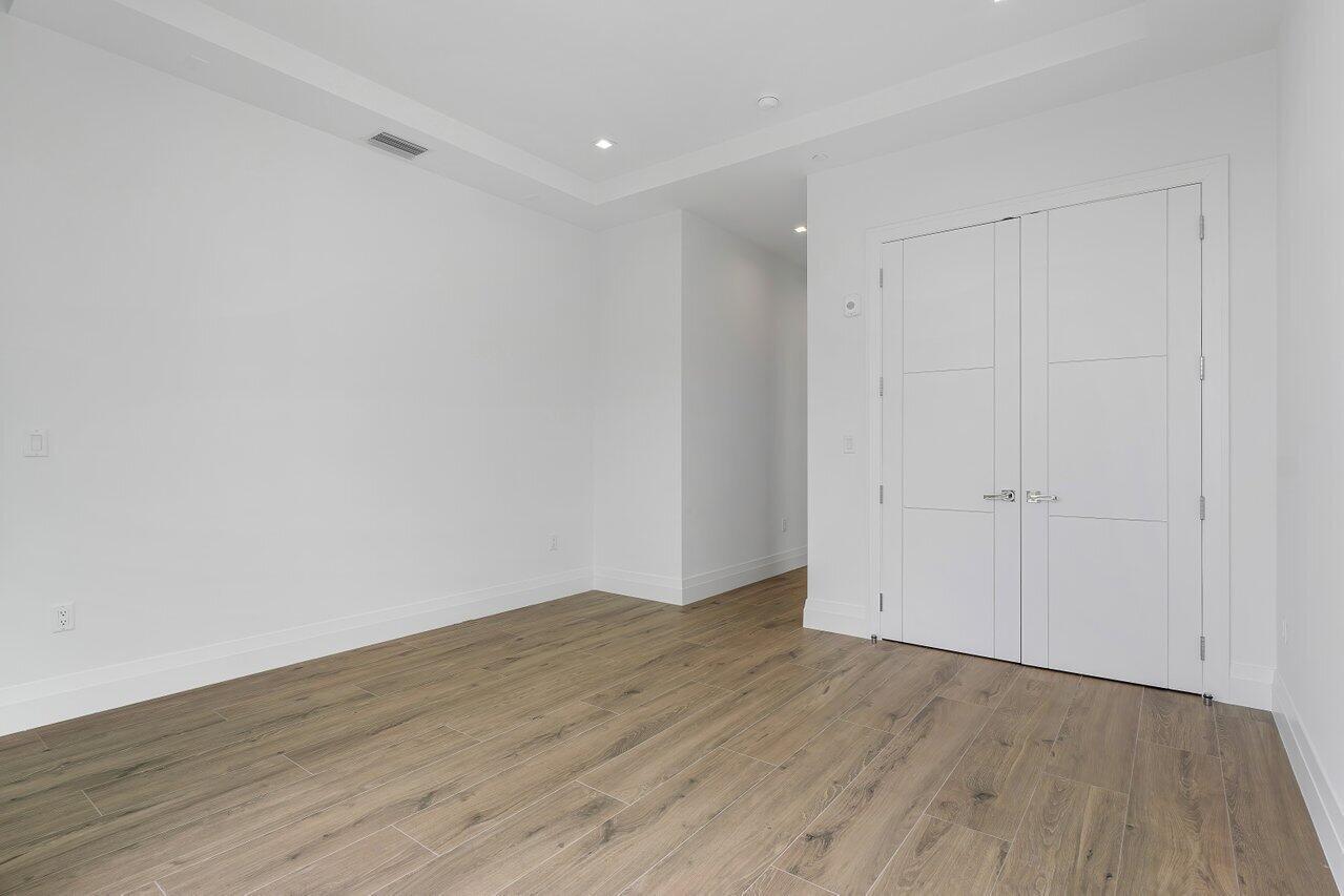 1177 MODERNE - Residential