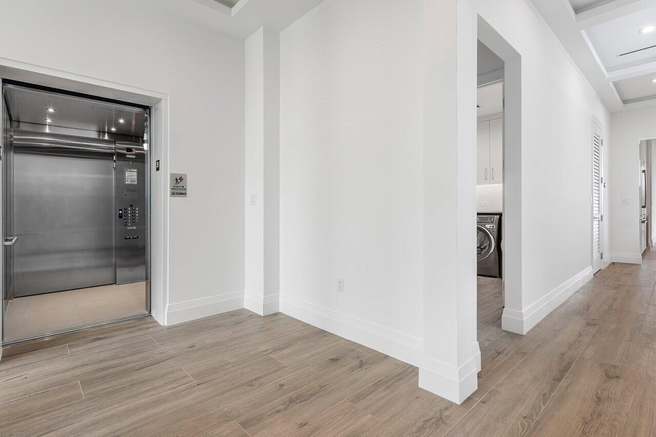 1177 MODERNE - Residential