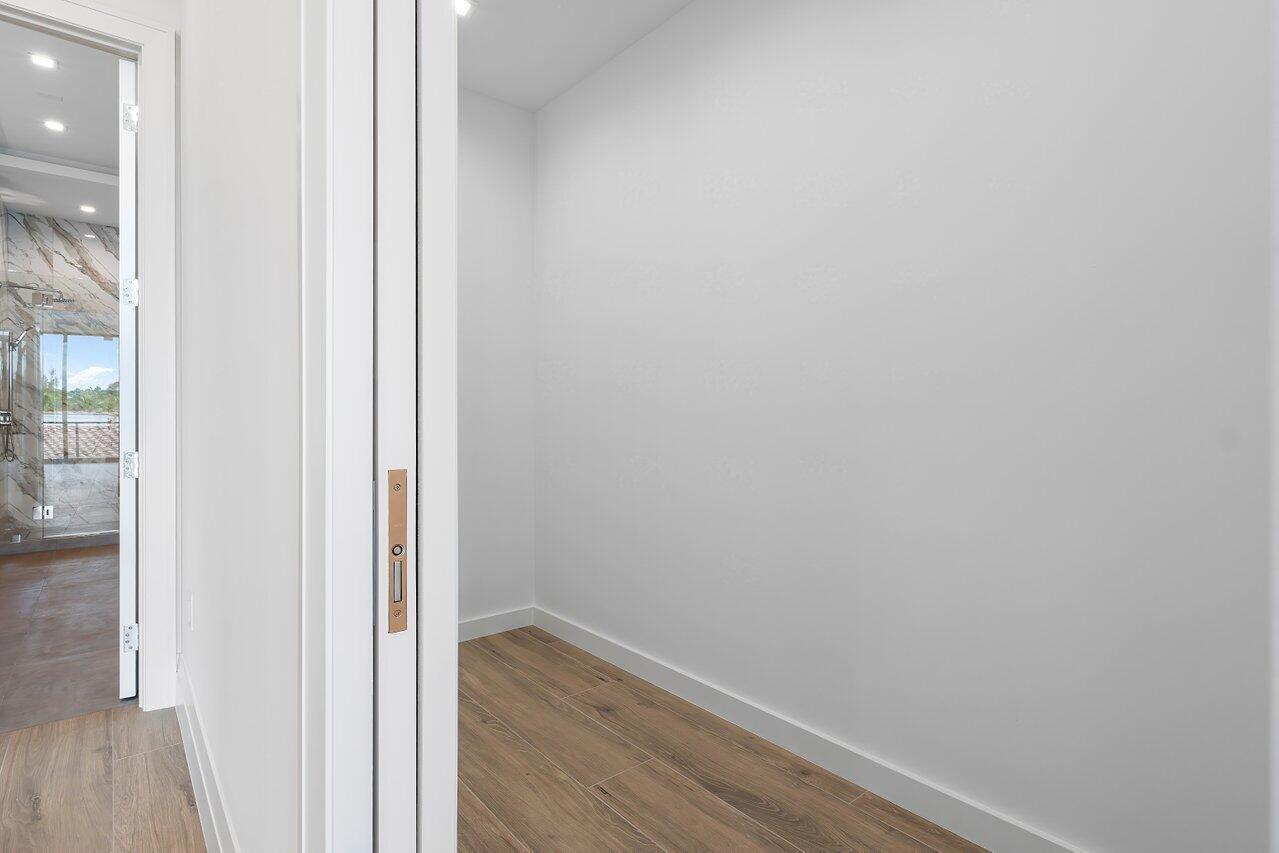 1177 MODERNE - Residential