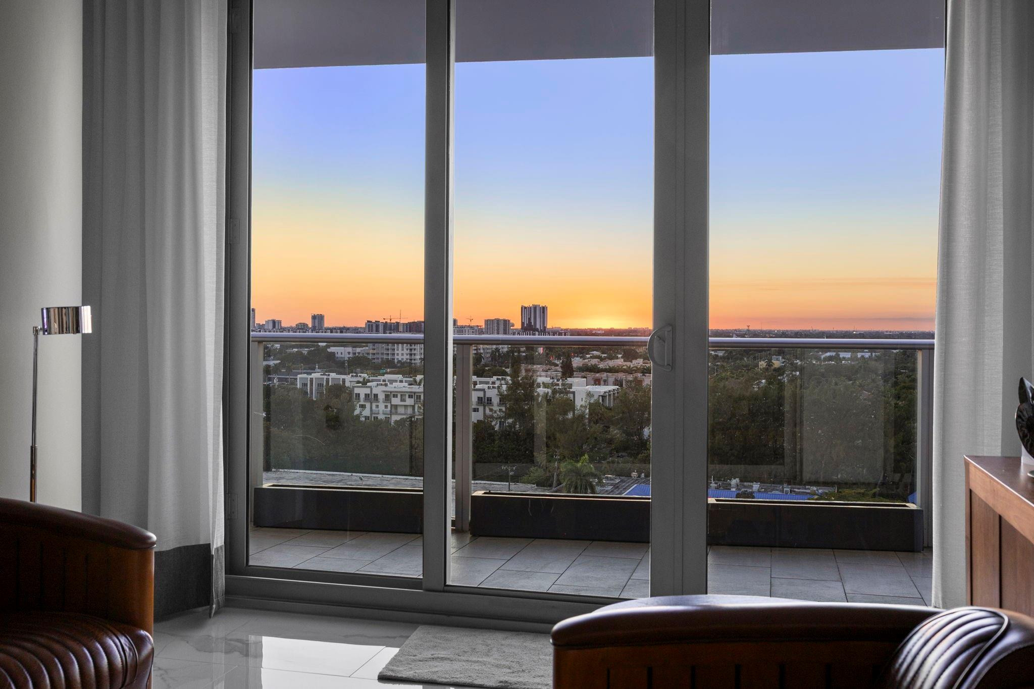 1180 N Federal Highway 1203