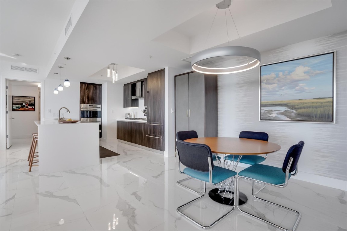 1180 N Federal Highway 1203