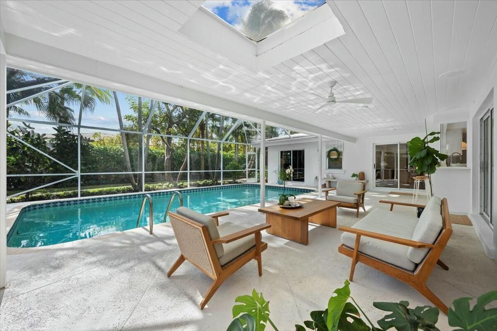 Photo of 232 Cove Place, Jupiter, FL 33469 (MLS # B26021792)