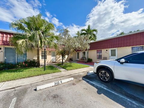 342 Covered Bridge Boulevard B Lake Worth FL 33467