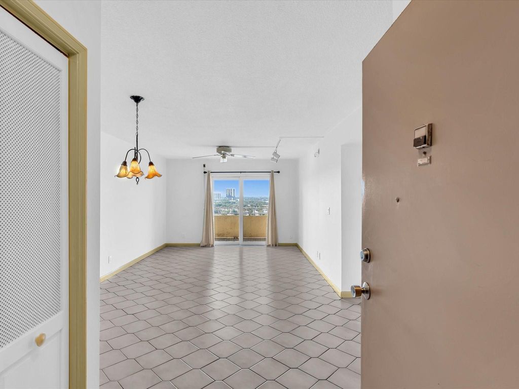 Photo of 900 NE 18th Ave #1404, Fort Lauderdale, FL 33304 (MLS # F10540514)