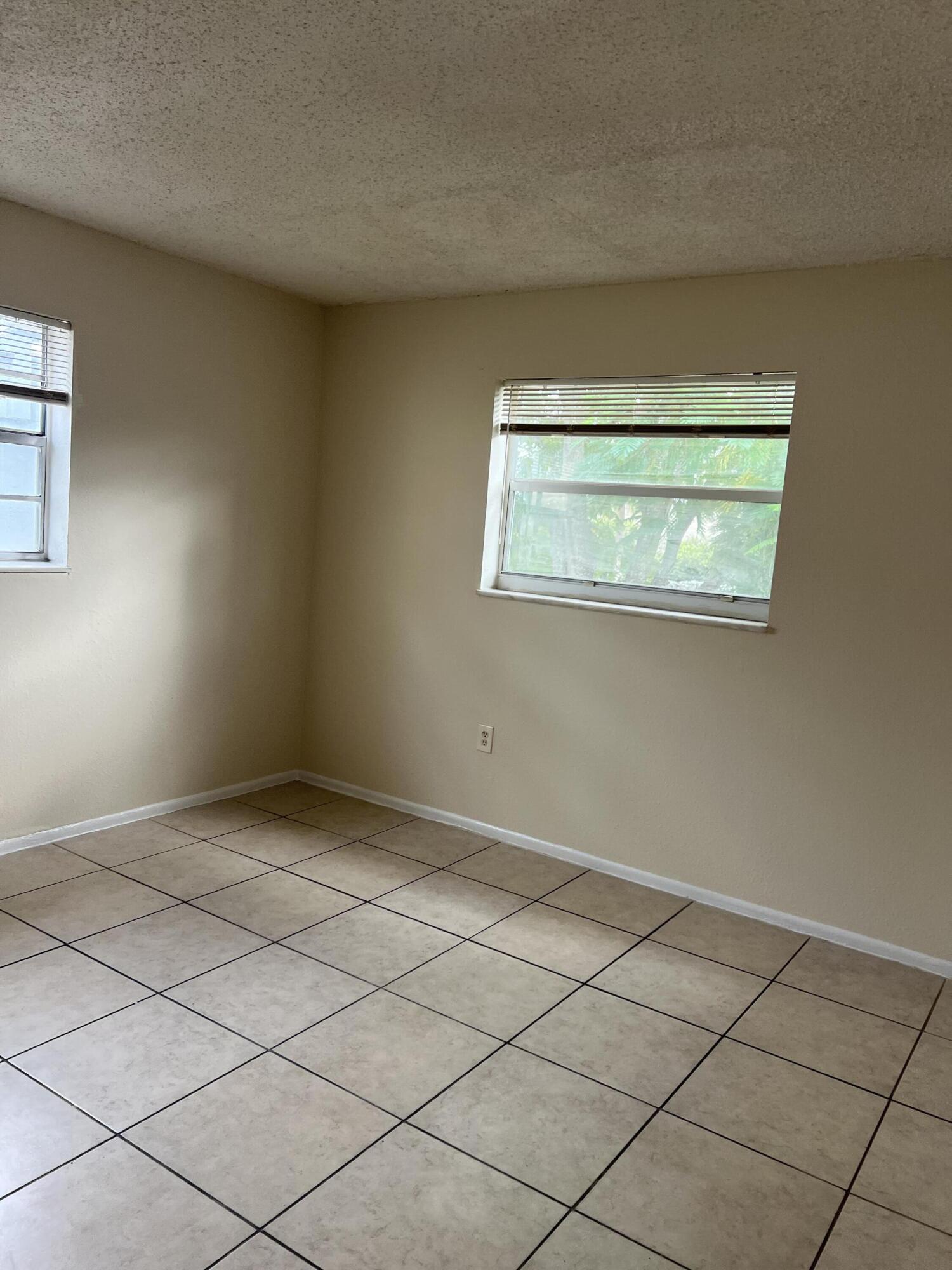 CLEAR LAKE PALMS CONDO - Residential Lease