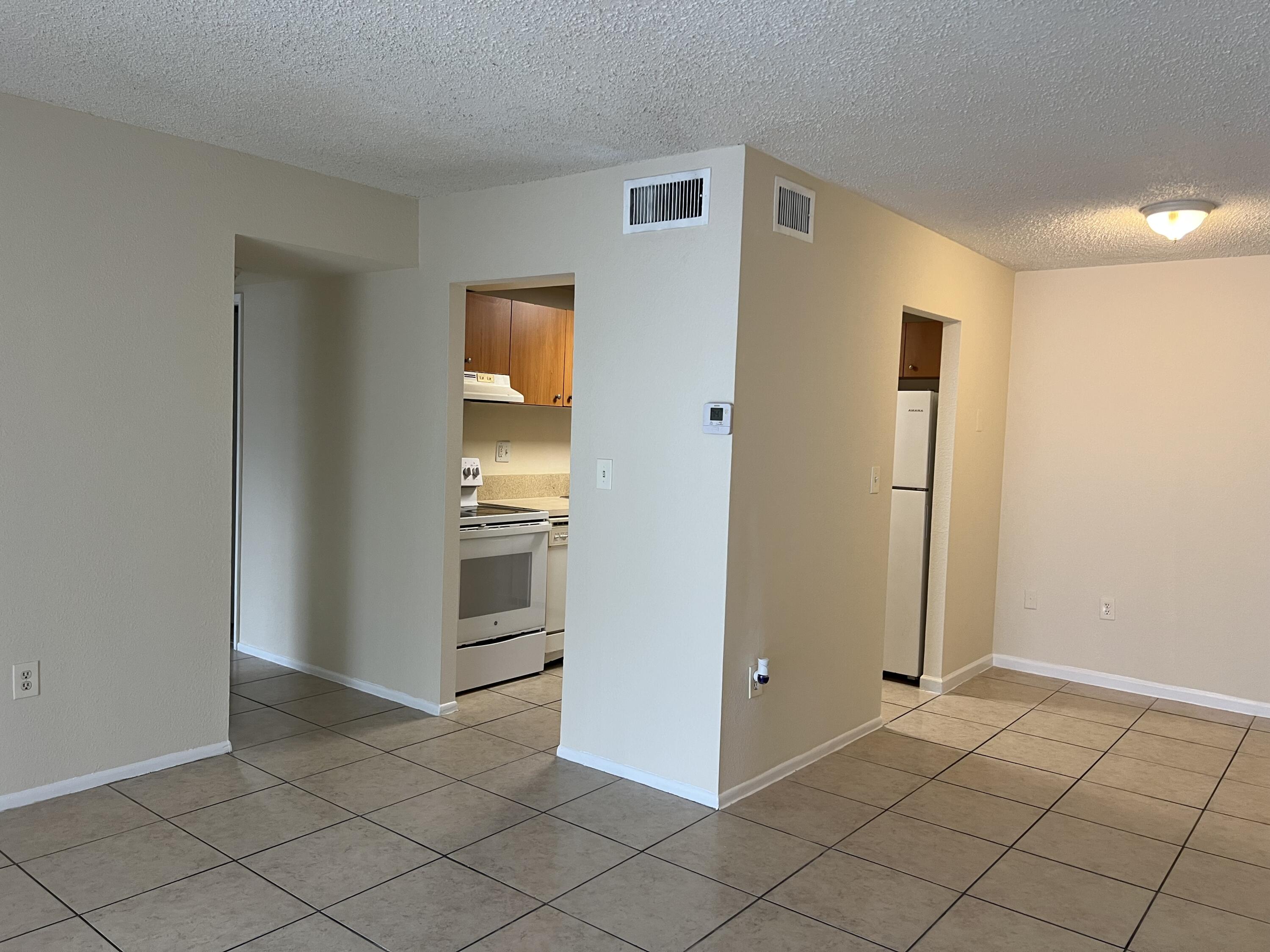 CLEAR LAKE PALMS CONDO - Residential Lease