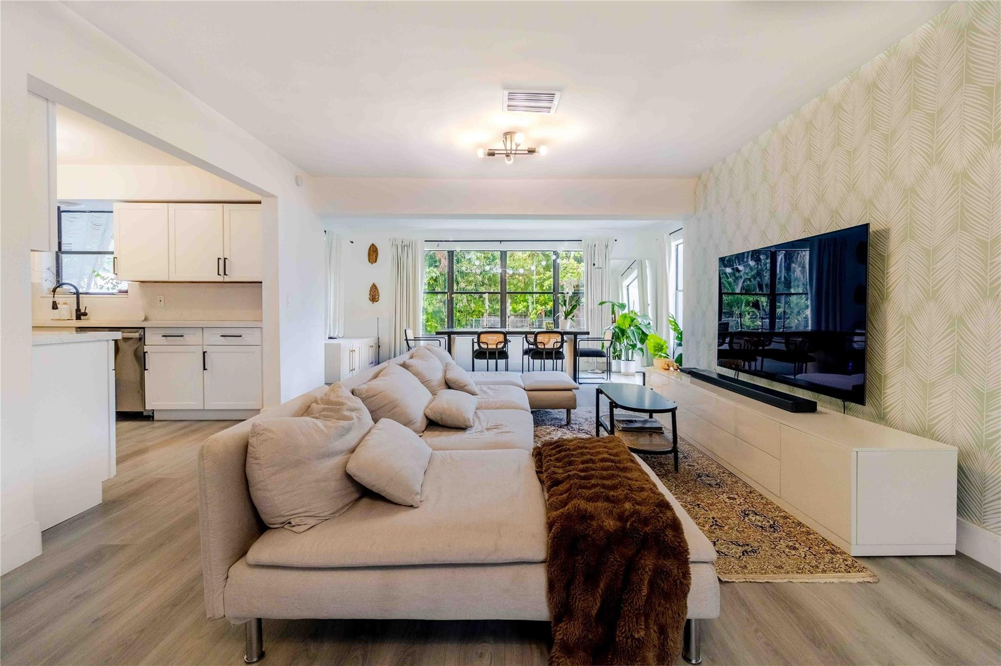 SUNSWEPT ISLE 1ST ADDN - Residential